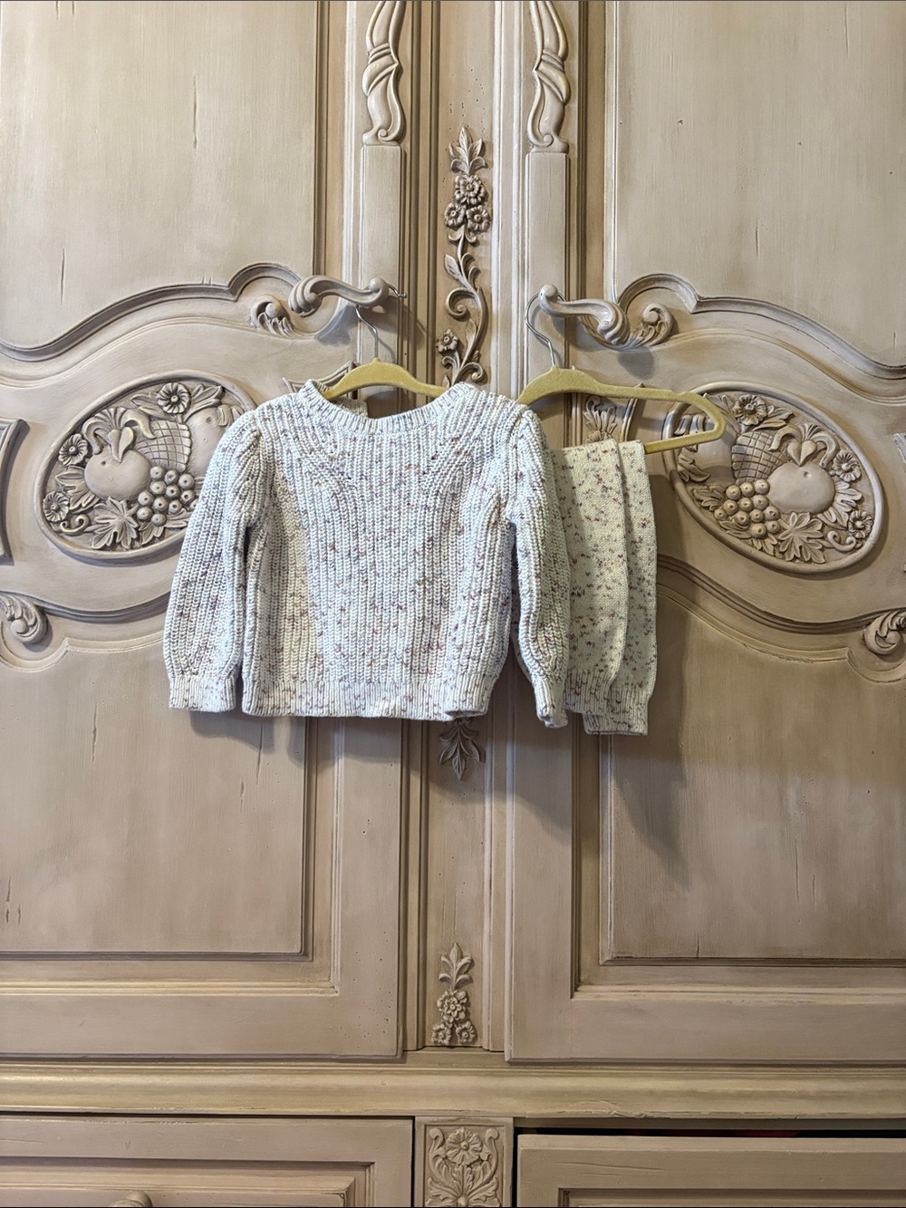 GAP Cream Speckled Knit Sweater Set